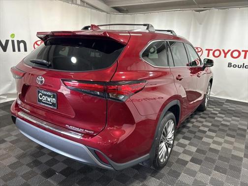 2022 Toyota Highlander Platinum