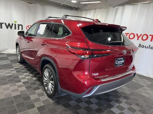 2022 Toyota Highlander Platinum
