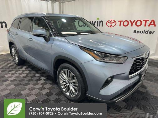Moon Dust 2024 Toyota Highlander Platinum