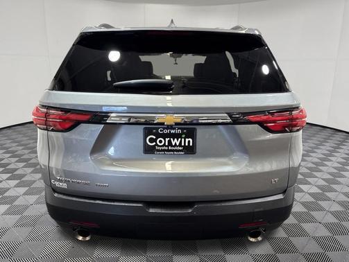 Sterling Gray Metallic 2023 Chevrolet Traverse LT Cloth