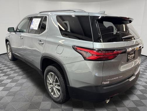 Sterling Gray Metallic 2023 Chevrolet Traverse LT Cloth