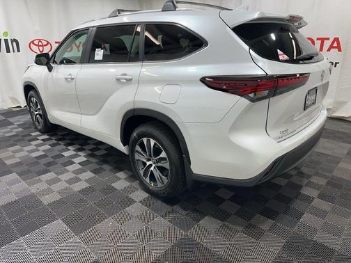 2026 Toyota Highlander XLE