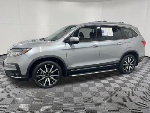 Lunar Silver Metallic 2019 Honda Pilot Elite
