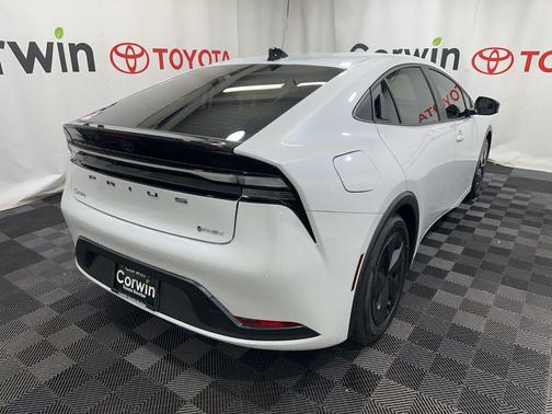 2026 Toyota Prius Plug-In Hybrid SE