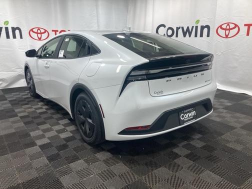 2025 Toyota Prius Plug-In Hybrid SE