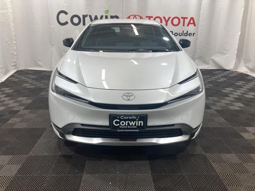 2025 Toyota Prius Plug-In Hybrid SE