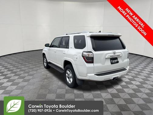 Super White 2017 Toyota 4Runner SR5