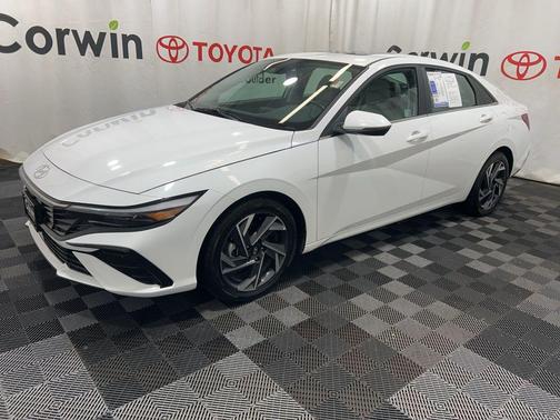 2025 Hyundai ELANTRA Limited