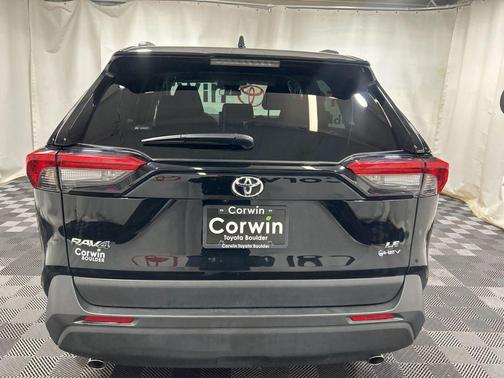 2025 Toyota RAV4 Hybrid LE