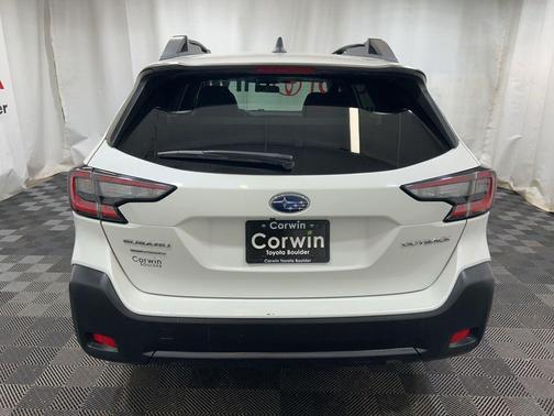 Crystal White Pearl 2025 Subaru Outback Premium