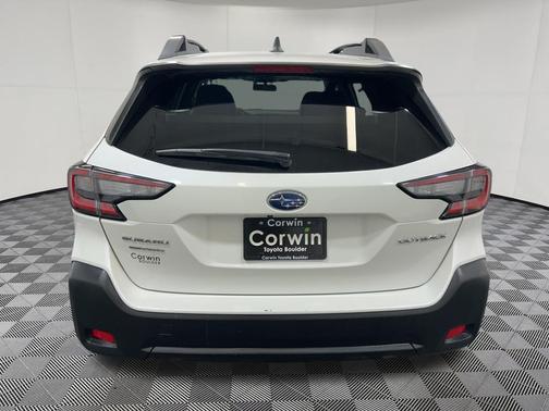 Crystal White Pearl 2025 Subaru Outback Premium