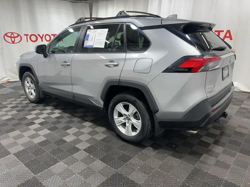 2020 Toyota RAV4 Hybrid XLE