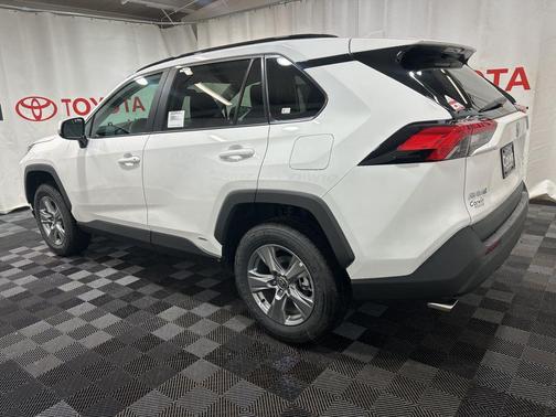 2025 Toyota RAV4 Hybrid XLE