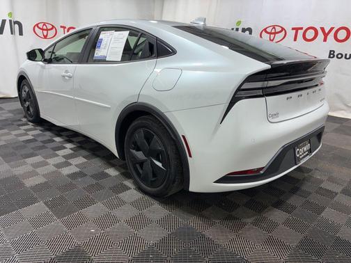 Pearl 2025 Toyota Prius Plug-In Hybrid SE
