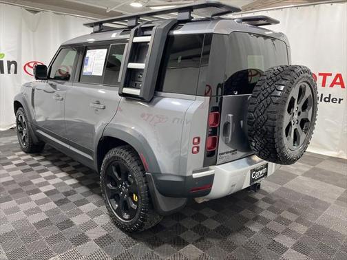 2022 Land Rover Defender 110 SE