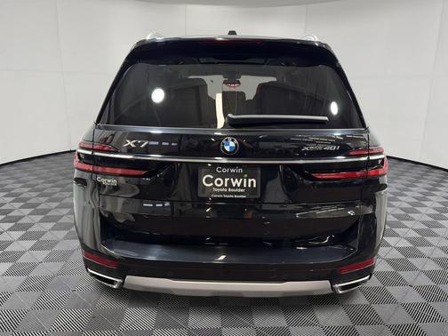 Black 2024 BMW X7 xDrive40i
