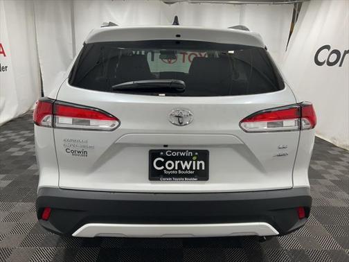 2025 Toyota Corolla Cross LE
