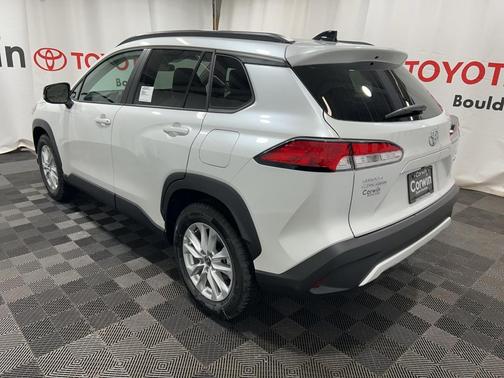 2025 Toyota Corolla Cross LE