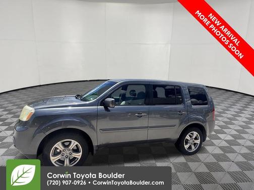 Polished Metal Metallic 2012 Honda Pilot EX