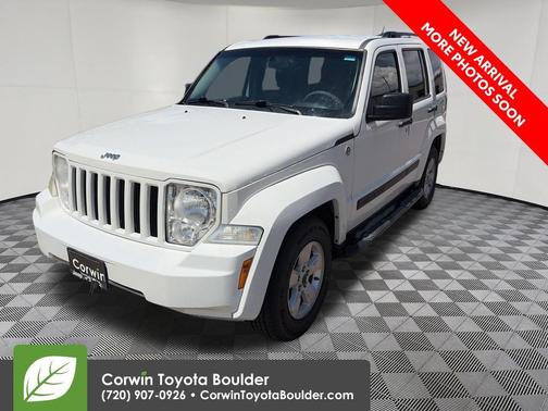 Stone White Clearcoat 2009 Jeep Liberty Sport