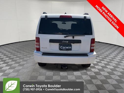 Stone White Clearcoat 2009 Jeep Liberty Sport