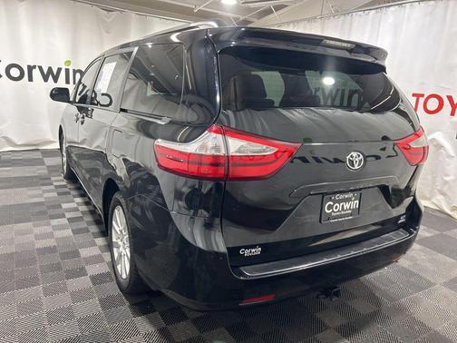 2017 Toyota Sienna LE