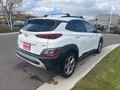 2022 Hyundai KONA SEL