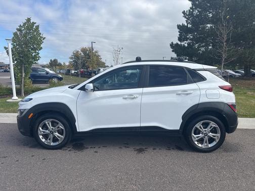 2022 Hyundai KONA SEL