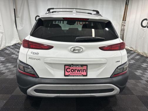 2022 Hyundai KONA SEL