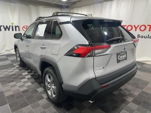 2022 Toyota RAV4 Hybrid LE