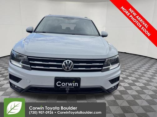 Pure White 2018 Volkswagen Tiguan 2.0T SEL