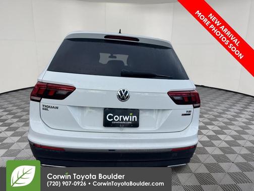 Pure White 2018 Volkswagen Tiguan 2.0T SEL