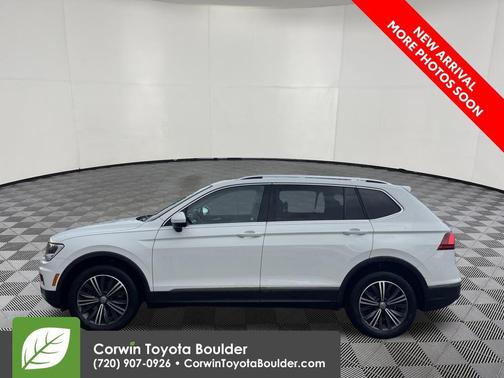 Pure White 2018 Volkswagen Tiguan 2.0T SEL