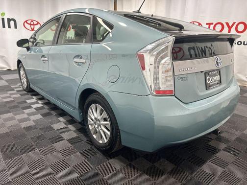 2014 Toyota Prius Plug-in Base