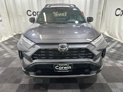 2025 Toyota RAV4 Hybrid SE
