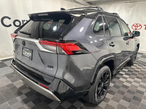 2025 Toyota RAV4 Hybrid SE