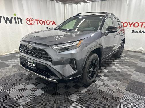 2025 Toyota RAV4 Hybrid SE