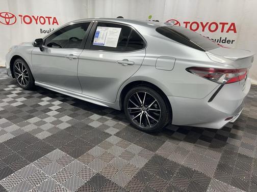 2022 Toyota Camry SE