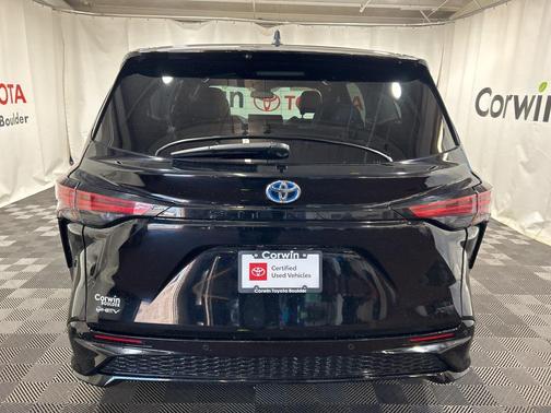 2025 Toyota Sienna XSE 7 Passenger