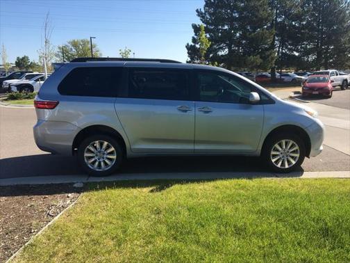 2015 Toyota Sienna LE