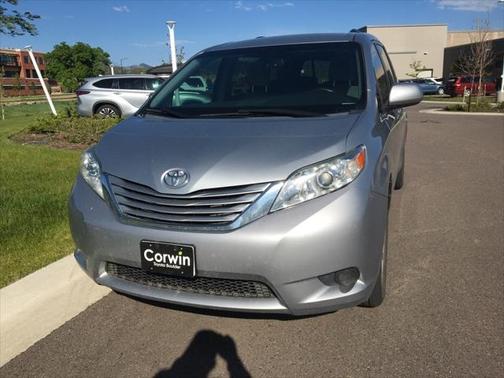 2015 Toyota Sienna LE