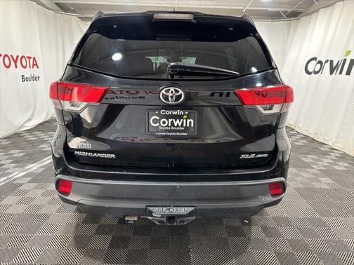 2019 Toyota Highlander SE