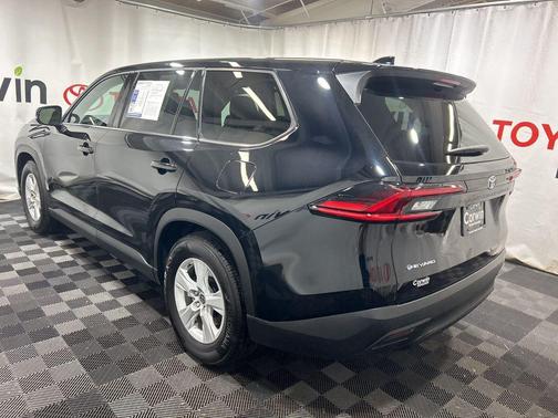 2025 Toyota Highlander Hybrid LE