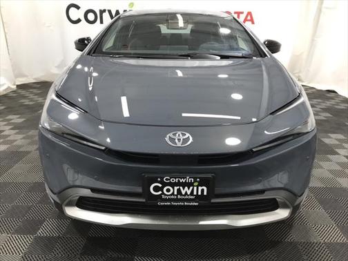 2025 Toyota Prius L