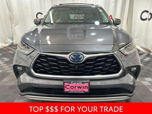 2021 Toyota Highlander Hybrid Platinum
