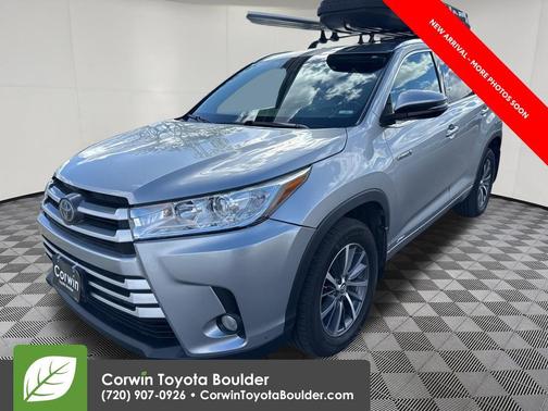 Celestial Silver Metallic 2017 Toyota Highlander Hybrid XLE