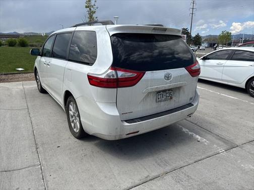 2015 Toyota Sienna XLE