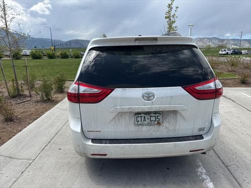 2015 Toyota Sienna XLE
