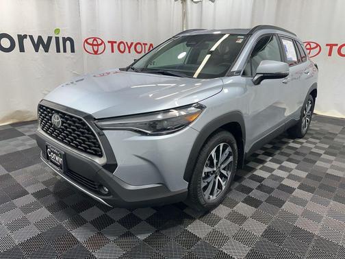 2024 Toyota Corolla Cross XLE