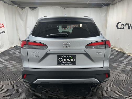 2024 Toyota Corolla Cross XLE